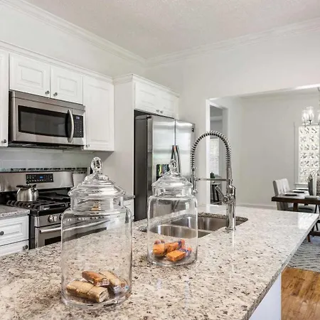 Spacious Home Near Zoo Atlanta L Sleeps 12 Includ